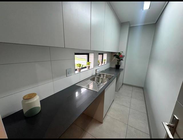 3 BEDROOM APARTMENT FOR SALE IN MIDSTREAM ESTATE